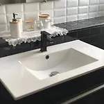 Saint House Bed & Breakfast