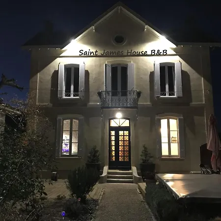 Saint House Couette-café 3*