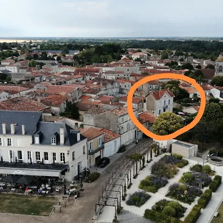 Saint House * Pons