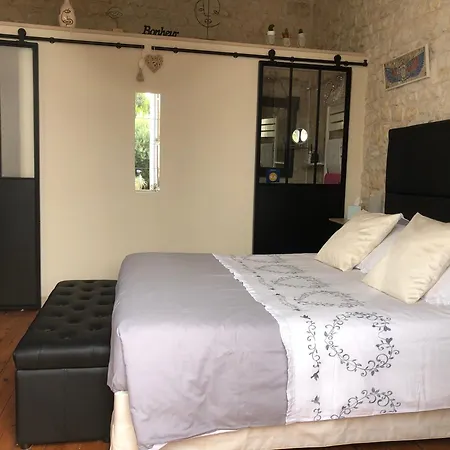 Alojamento de Acomodação e Pequeno-almoço Saint House Pons