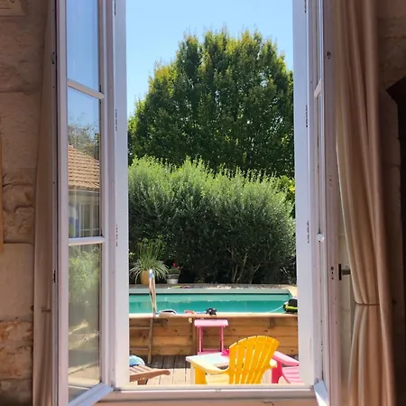 Saint House Couette-café 3*