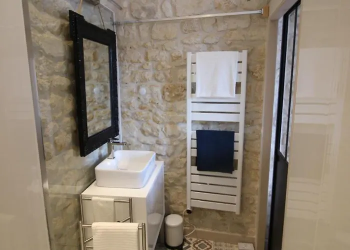 Saint House 3* Pons